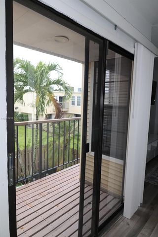 1569 Shaker Cir, Wellington, FL 33414