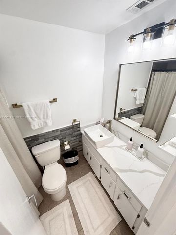 1569 Shaker Cir, Wellington, FL 33414