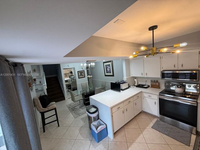 1569 Shaker Cir, Wellington, FL 33414