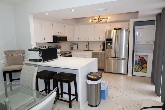 1569 Shaker Cir, Wellington, FL 33414