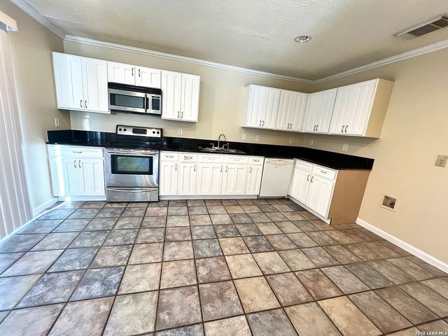 10114 PADDLEFISH CRK, San Antonio, TX 78245