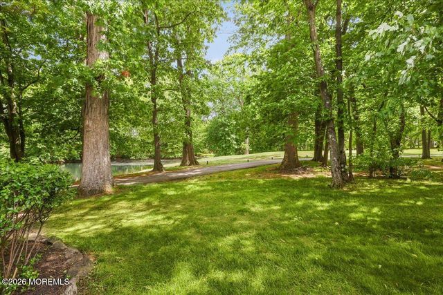 42 Fairway Boulevard, Monroe, NJ 08831