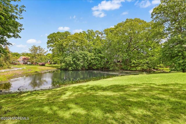 42 Fairway Boulevard, Monroe, NJ 08831