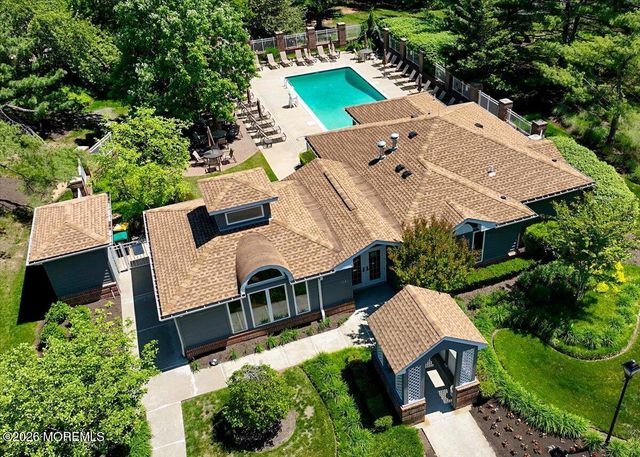 42 Fairway Boulevard, Monroe, NJ 08831