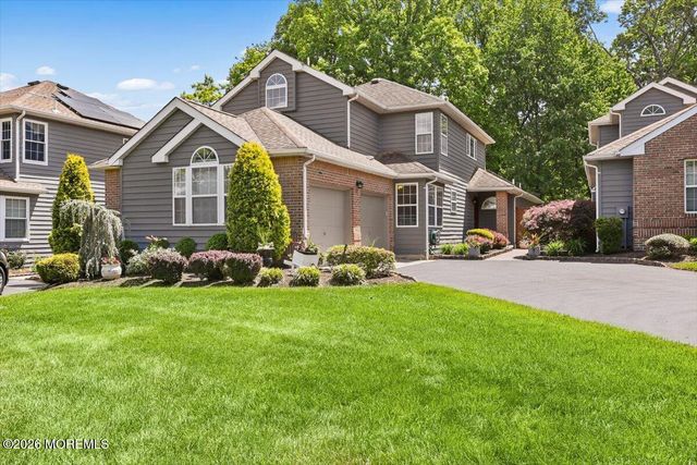42 Fairway Boulevard, Monroe, NJ 08831