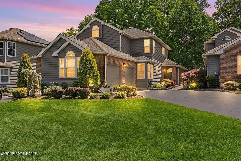 42 Fairway Boulevard, Monroe, NJ 08831