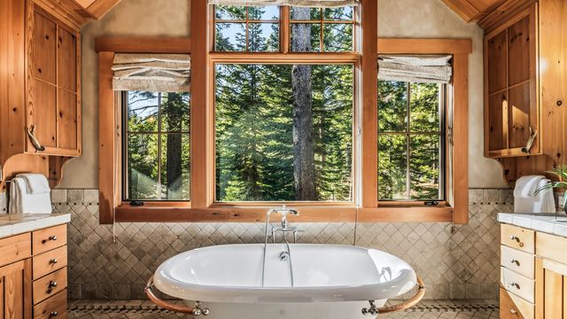 8745 Lahontan Drive, Truckee, CA 96161