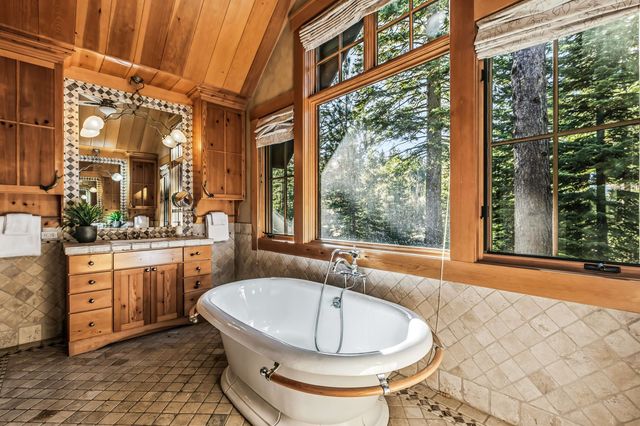 8745 Lahontan Drive, Truckee, CA 96161