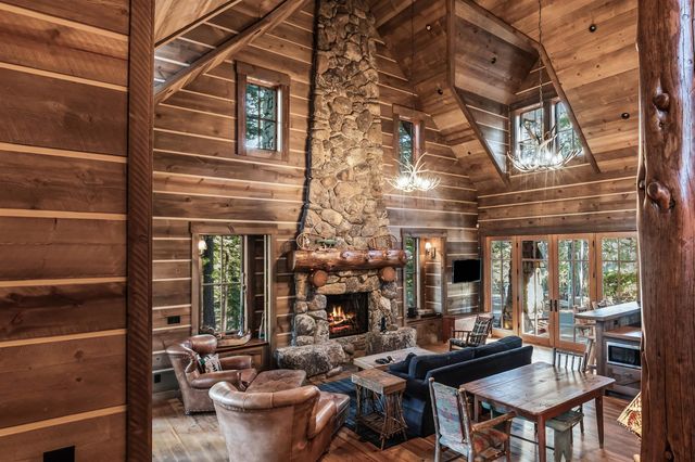 8745 Lahontan Drive, Truckee, CA 96161