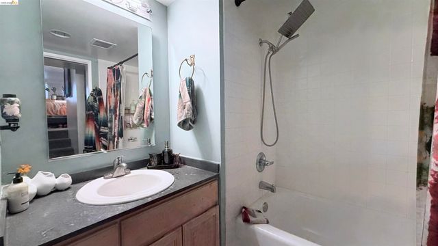 1500 Park 335, Emeryville, CA 94608