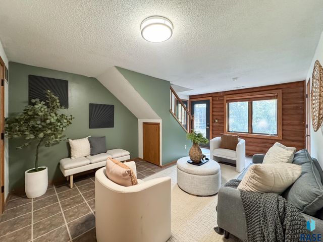 6209 N Western Ave Avenue, Sioux Falls, SD 57107