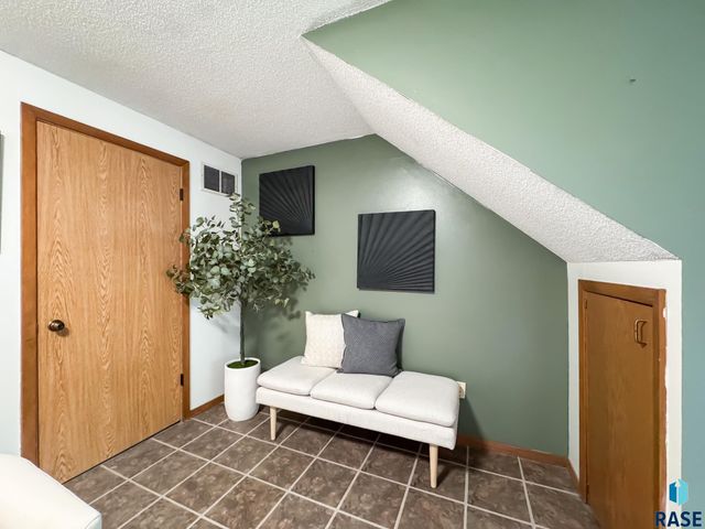 6209 N Western Ave Avenue, Sioux Falls, SD 57107