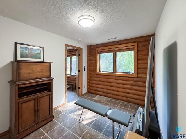 6209 N Western Ave Avenue, Sioux Falls, SD 57107