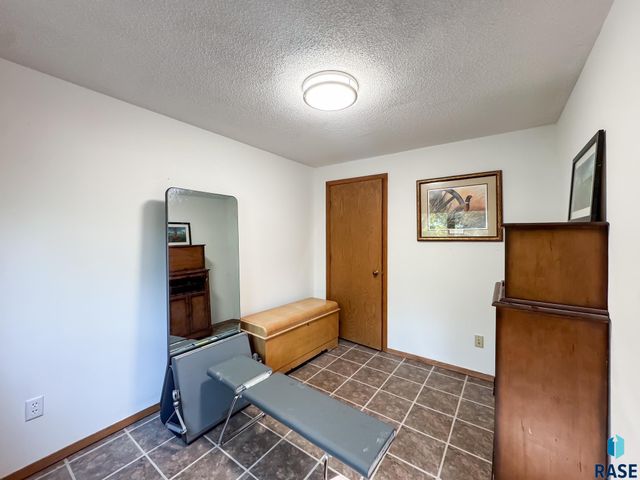 6209 N Western Ave Avenue, Sioux Falls, SD 57107
