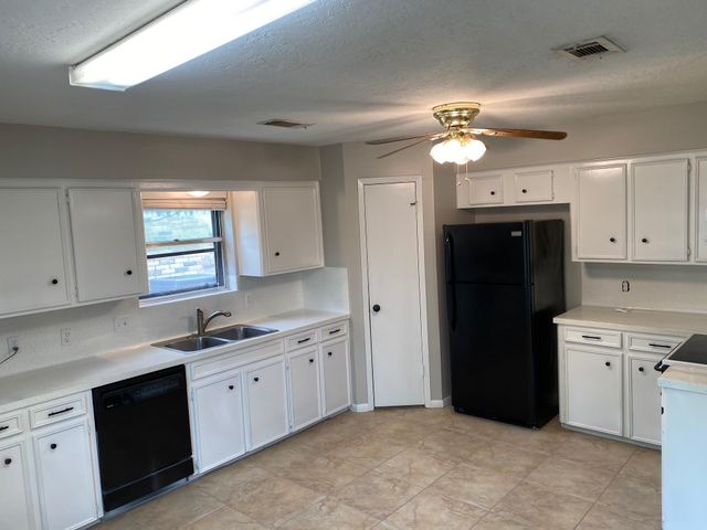 13618 Meisterwood Drive, Houston, TX 77065