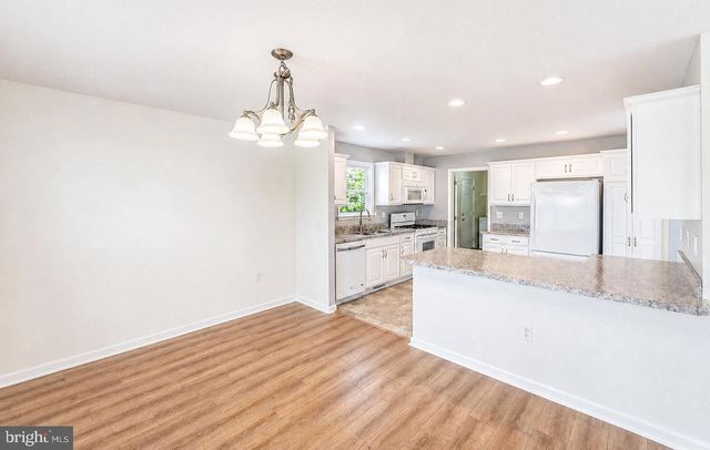 423 HONEYSUCKLE LN, Blue Bell, PA 19422