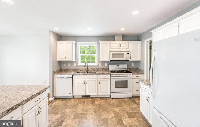 423 HONEYSUCKLE LN, Blue Bell, PA 19422