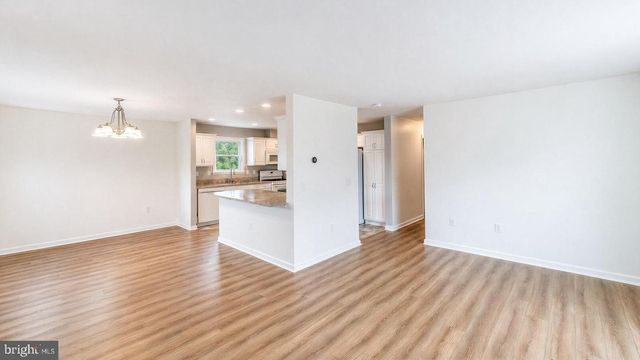 423 HONEYSUCKLE LN, Blue Bell, PA 19422
