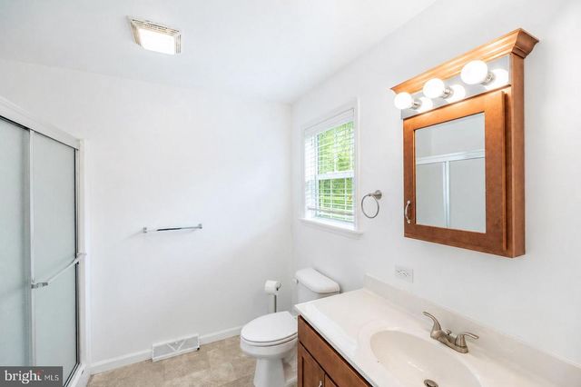 423 HONEYSUCKLE LN, Blue Bell, PA 19422