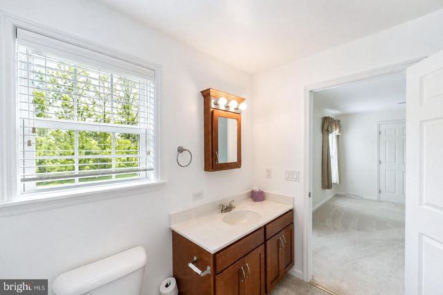 423 HONEYSUCKLE LN, Blue Bell, PA 19422
