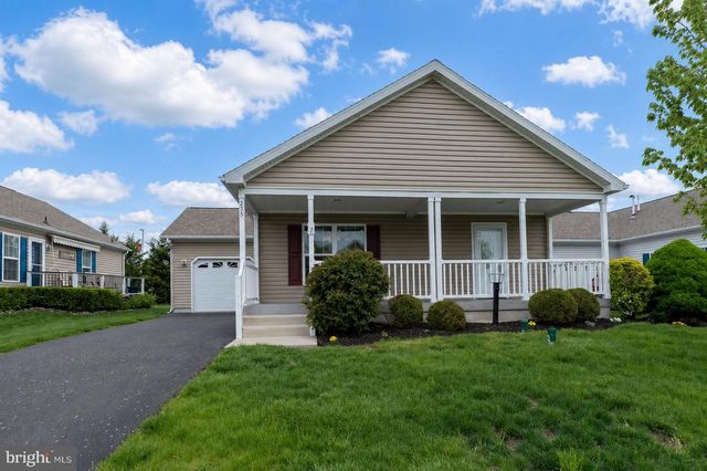 423 HONEYSUCKLE LN, Blue Bell, PA 19422