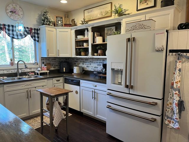 172 Gardenia Court, Marble, NC 28905