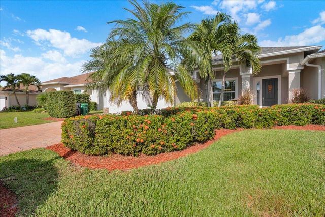 367 SW Vista Lake Drive, Port St. Lucie, Port St Lucie, FL 34953