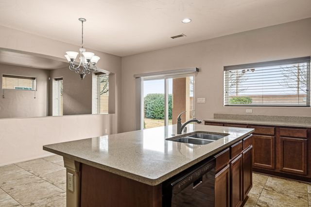 2480 Firewheel Avenue SW, Los Lunas, NM 87031