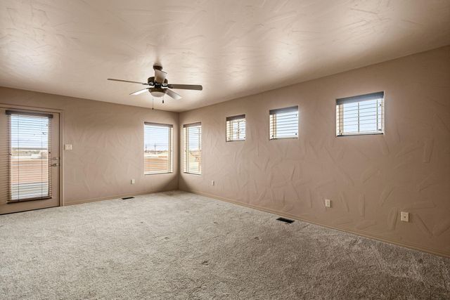 2480 Firewheel Avenue SW, Los Lunas, NM 87031