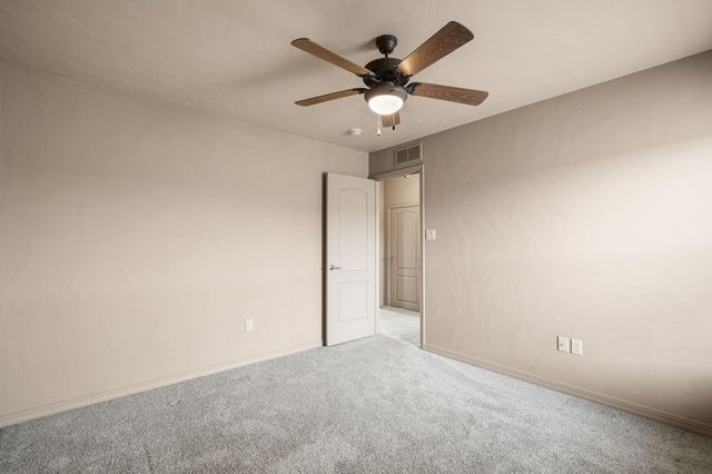 2480 Firewheel Avenue SW, Los Lunas, NM 87031