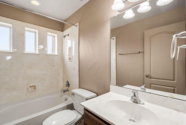 2480 Firewheel Avenue SW, Los Lunas, NM 87031