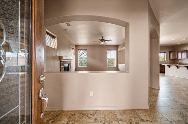 2480 Firewheel Avenue SW, Los Lunas, NM 87031