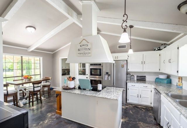 4312 Circle Square Drive, Mooringsport, LA 71060