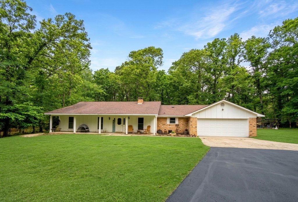 4312 Circle Square Drive, Mooringsport, LA 71060