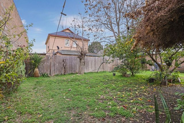 517 S Sacramento St, Lodi, CA 95240