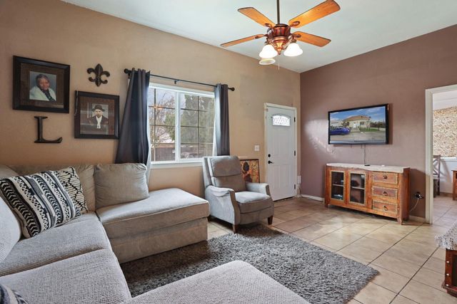 517 S Sacramento St, Lodi, CA 95240