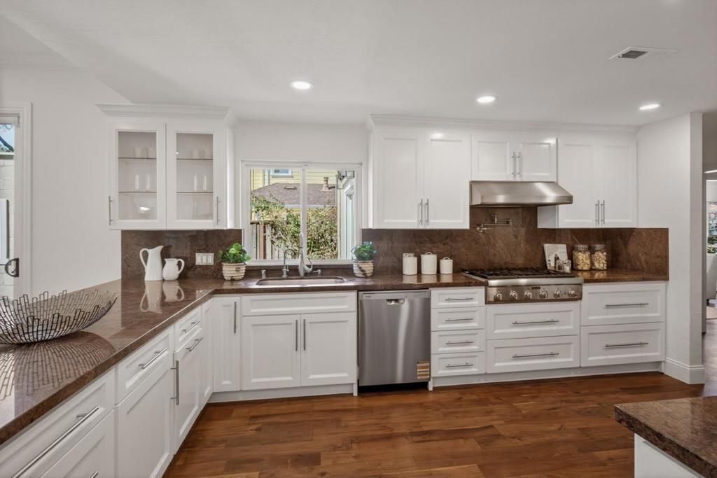 Image 9 of property listing at 1340 Miravalle Avenue, Los Altos, CA 94024