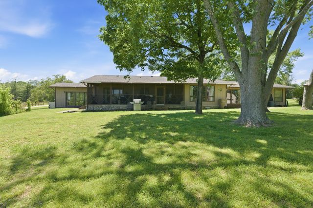 1020 Bunker Hill Dr, Arrington, TN 37014