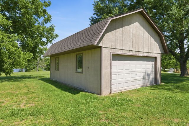 1020 Bunker Hill Dr, Arrington, TN 37014