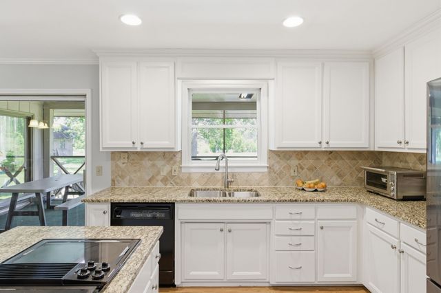 1020 Bunker Hill Dr, Arrington, TN 37014