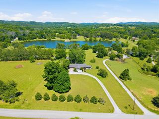 1020 Bunker Hill Dr, Arrington, TN 37014