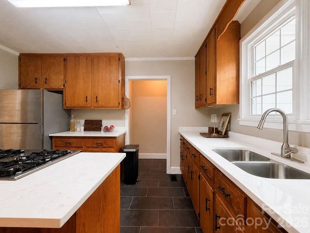 214 Oakwood Avenue, York, SC 29745