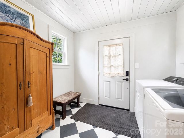 214 Oakwood Avenue, York, SC 29745