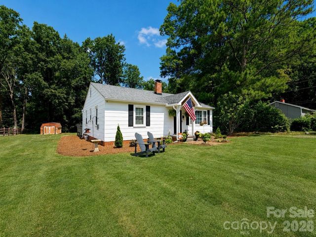214 Oakwood Avenue, York, SC 29745