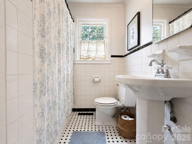 214 Oakwood Avenue, York, SC 29745