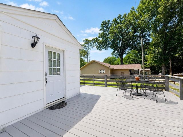 214 Oakwood Avenue, York, SC 29745