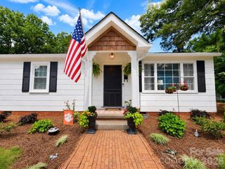 214 Oakwood Avenue, York, SC 29745