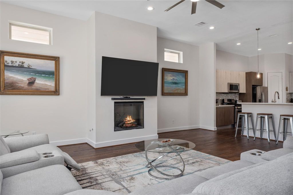 9406 Glenfield Court, Houston, TX 77096