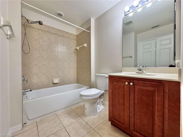 4263 Liron AVE 102, Fort Myers, FL 33916