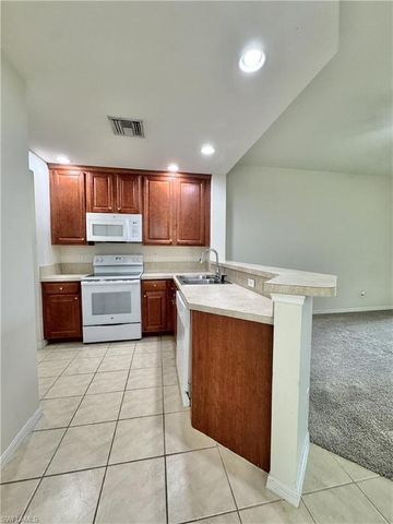 4263 Liron AVE 102, Fort Myers, FL 33916